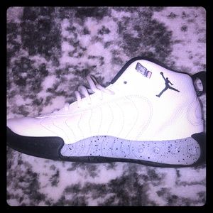 Size 5.5 not sure what type of Jordan’s these are